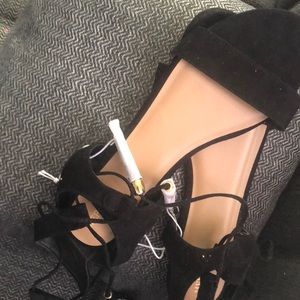 BRAND NEW ! Suede black sandals with tassels